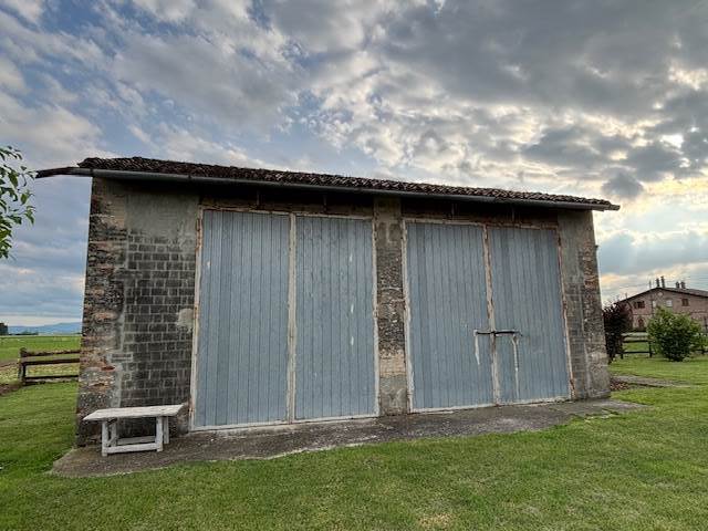 ricovero attrezzi -garage