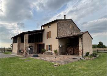 MERAVIGLIOSO CASALE RISTRUTTURATO