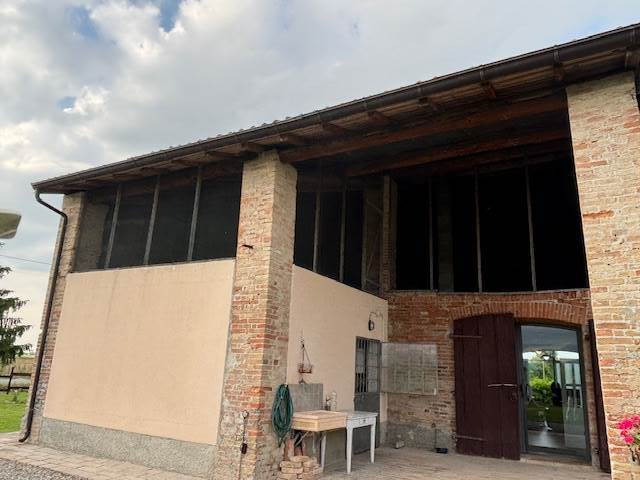 porticato e fienile