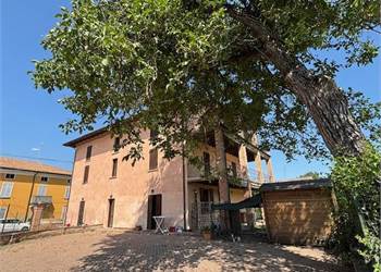 APPARTAMENTO CON INGRESSO INDIPENDENTE PIANO TERRA