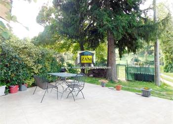 Porzione di casa ristrutturata con giardino privato