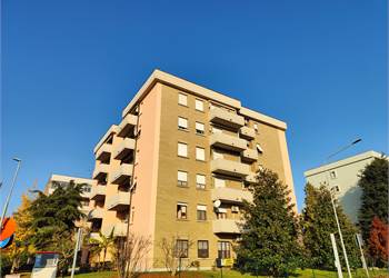 APPARTAMENTO TRE CAMERE DUE BAGNI