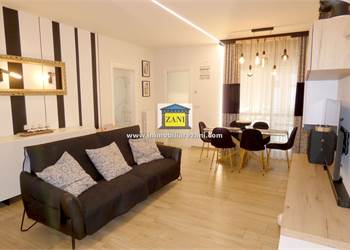 Oltre 110 mq in perfette condizioni, signorile con ascensore e tripla esposizione