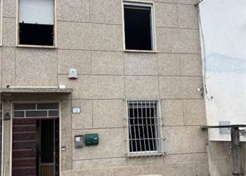 PORZIONE DI CASA CON INGRESSO INDIPENDENTE