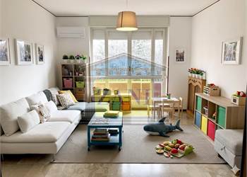 4 Locali con box zona Stazione
