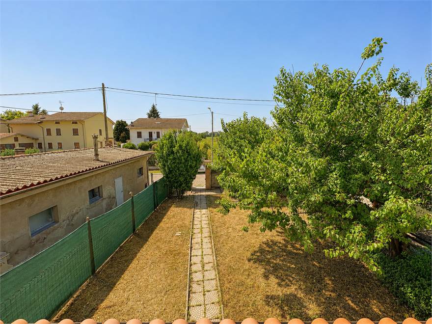 Photo 35
