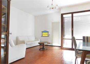 110 mq, 3 camere, 2 bagni, terrazzo