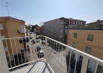 APPARTAMENTO TRE CAMERE CENTRO