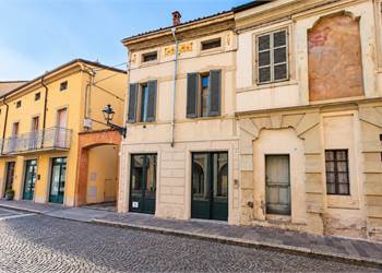 PORZIONE DI CASA IN CENTRO STORICO!